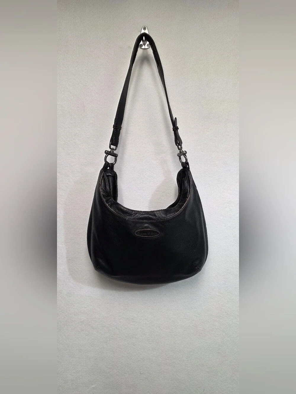 Chelsea & Scott Black Pebbled Thick Leather Multi-Pocket Shoulder Bag